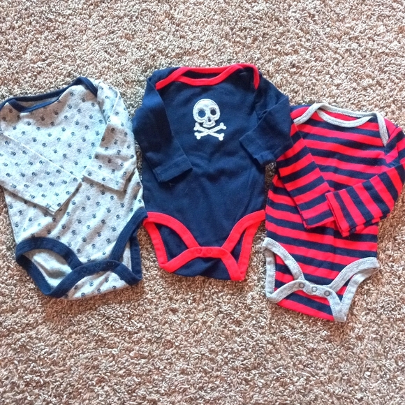 Circo Other - Circo baby boy skull long sleeve onesies